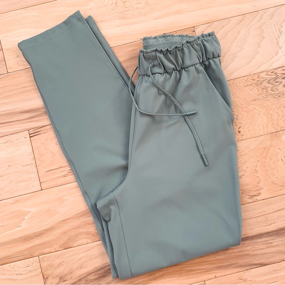 Lululemon Keep Moving Pant High Rise Tapered Jogger Green Drawstring Size 4